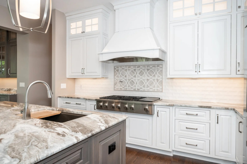 Kitchen - kitchen idea in Cincinnati