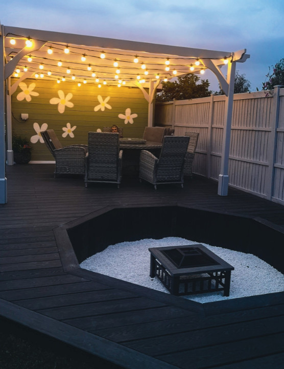 Composite Decking and Fire Pit