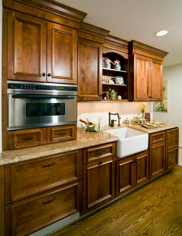 Kitchen - transitional kitchen idea in DC Metro
