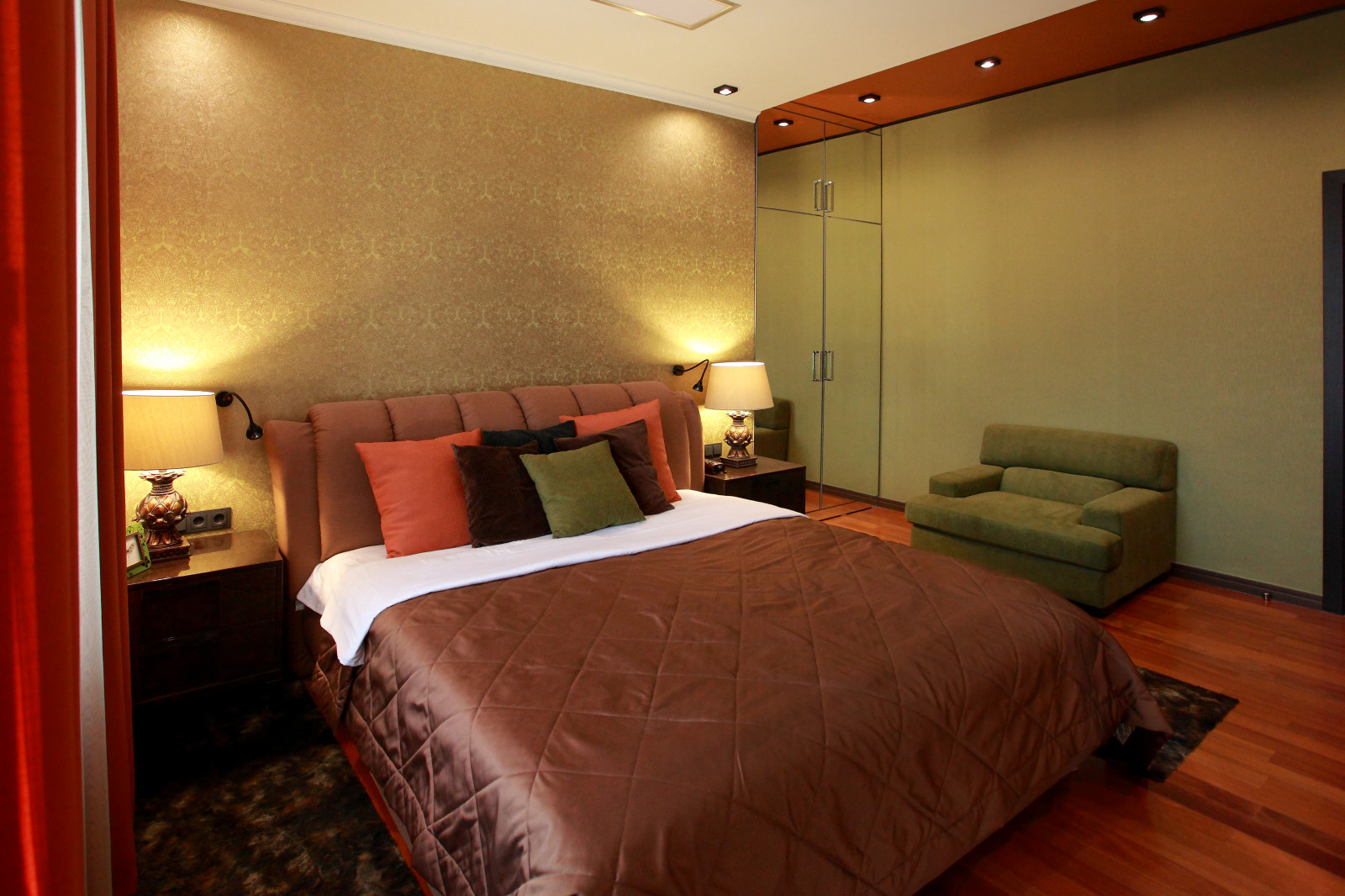 Зеленый диван и новая жизнь интерьера