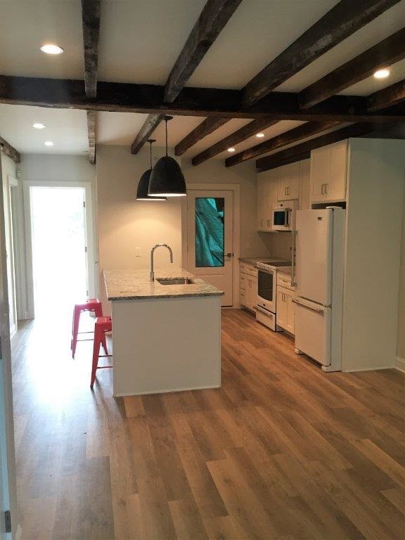 Transitional kitchen photo in New York