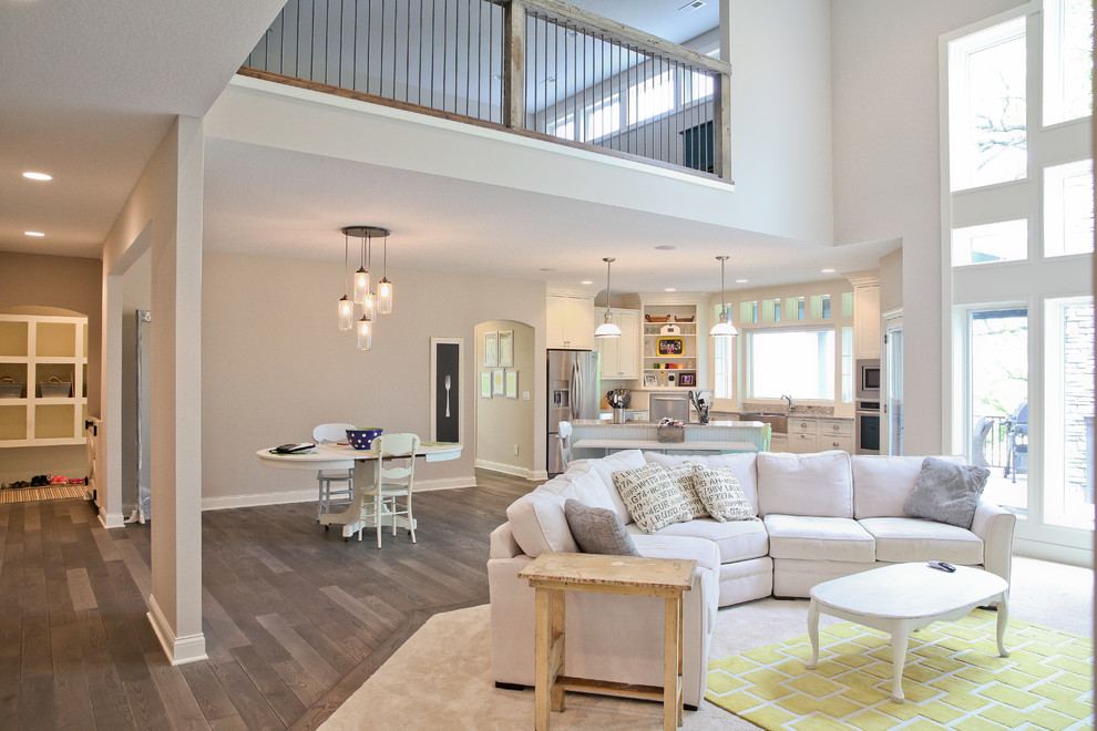 Home design - transitional home design idea