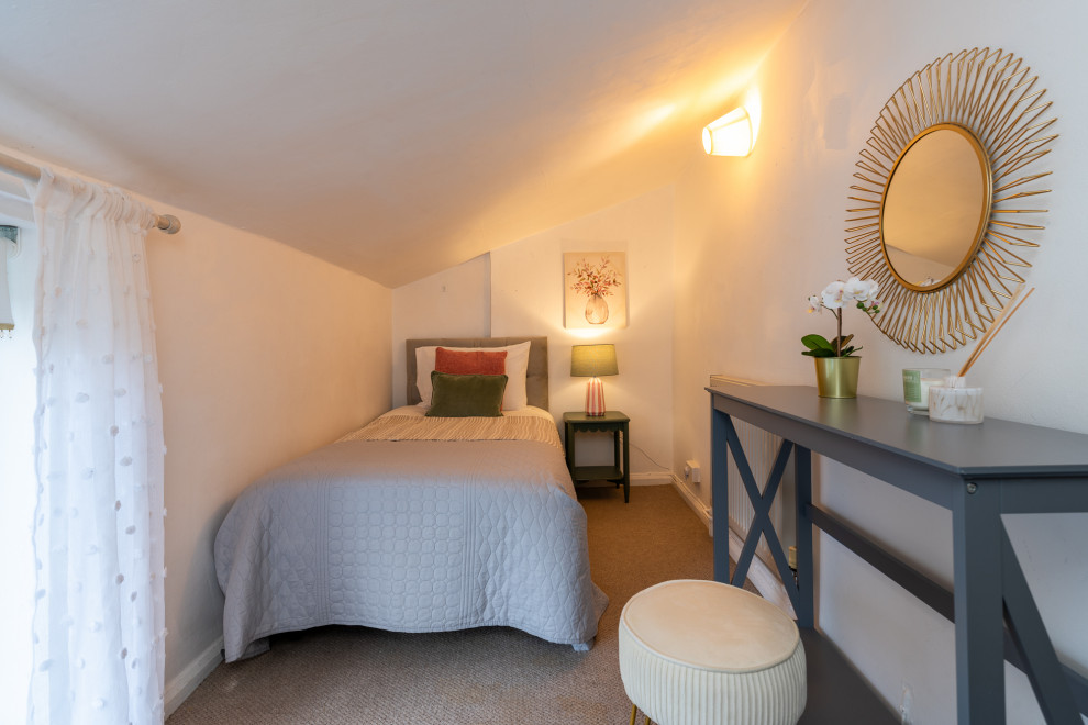 2 Post House - Stage to Sell