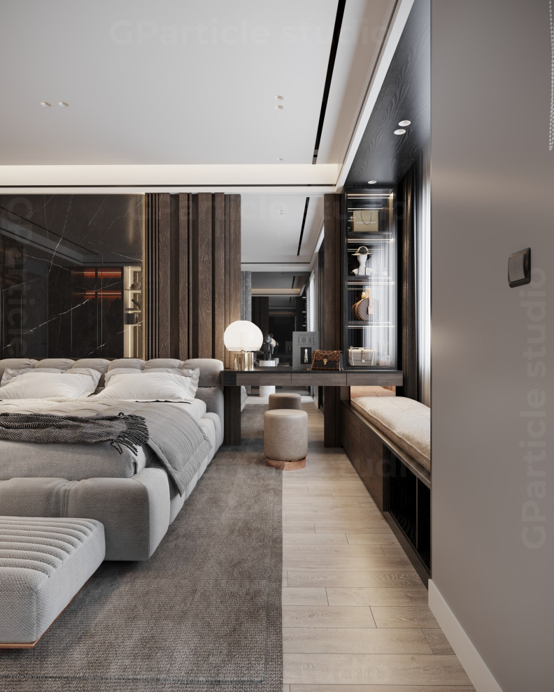 Свежая идея для дизайна: большая хозяйская спальня в стиле модернизм с серыми стенами, полом из ламината, фасадом камина из дерева, коричневым полом, балками на потолке и кирпичными стенами без камина - отличное фото интерьера