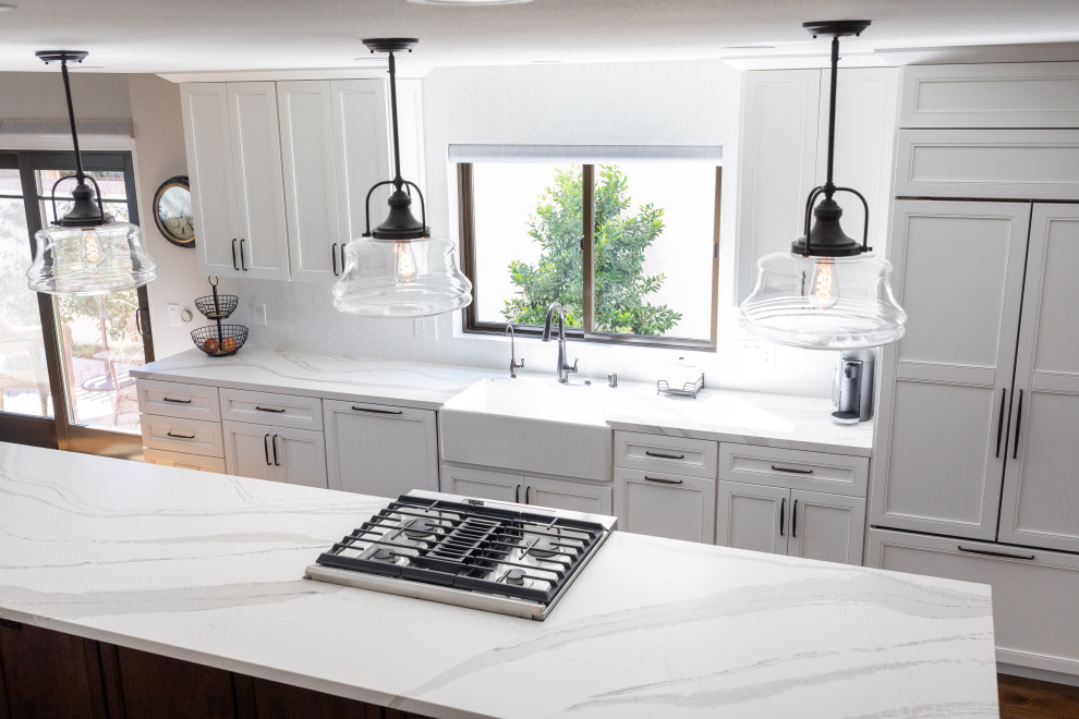 Example of a transitional kitchen design in Orange County