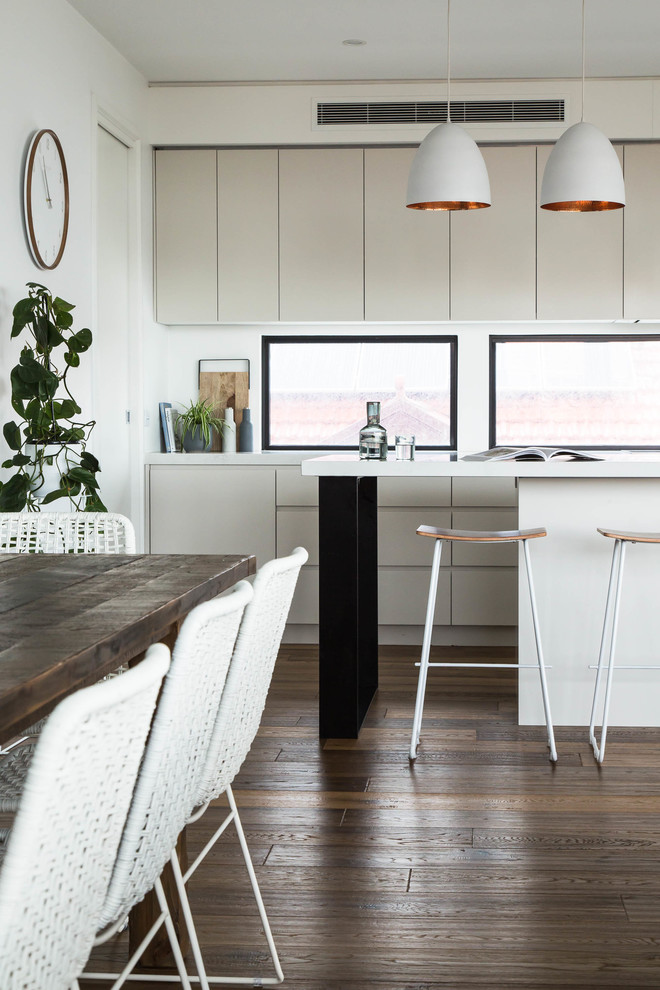 Photo of a contemporary kitchen in Melbourne.