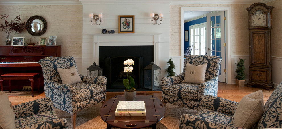Living room - traditional living room idea in New York