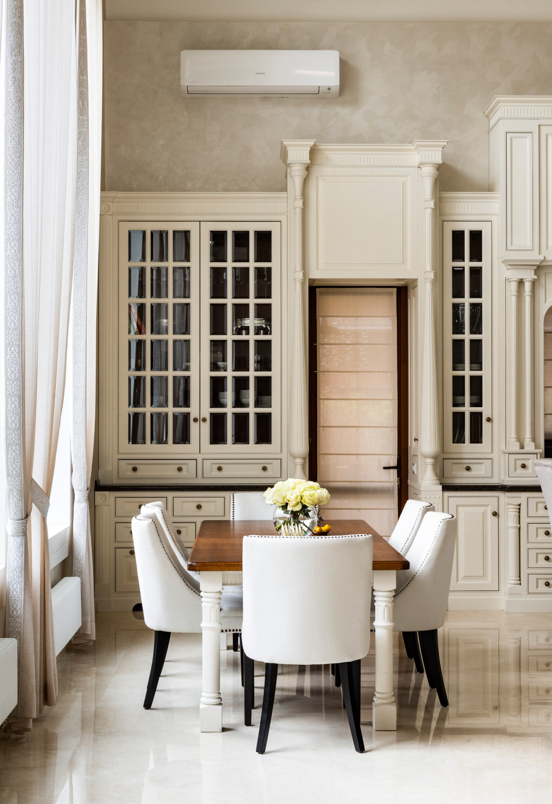 Кухня в загородный дом