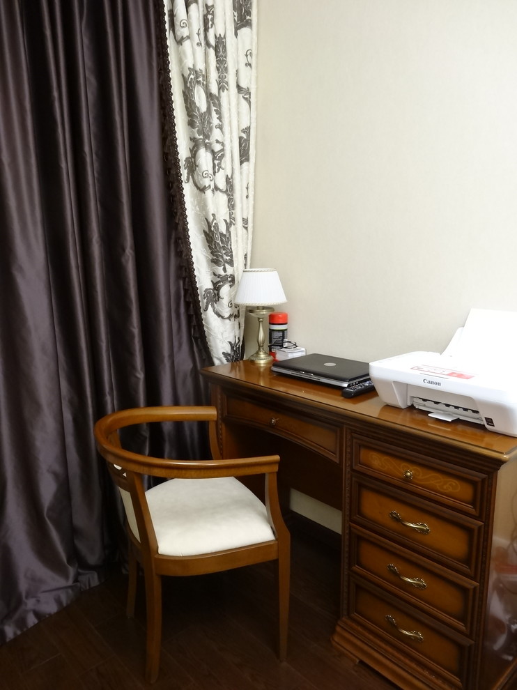 Квартира в классическом стиле. Рабочее место.