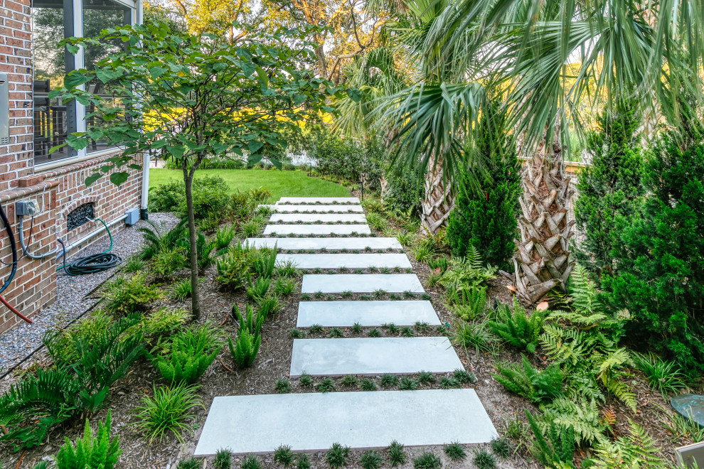 Design ideas for a modern landscaping in Charleston.