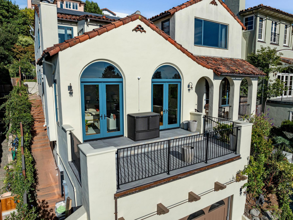 Home design - transitional home design idea in San Francisco