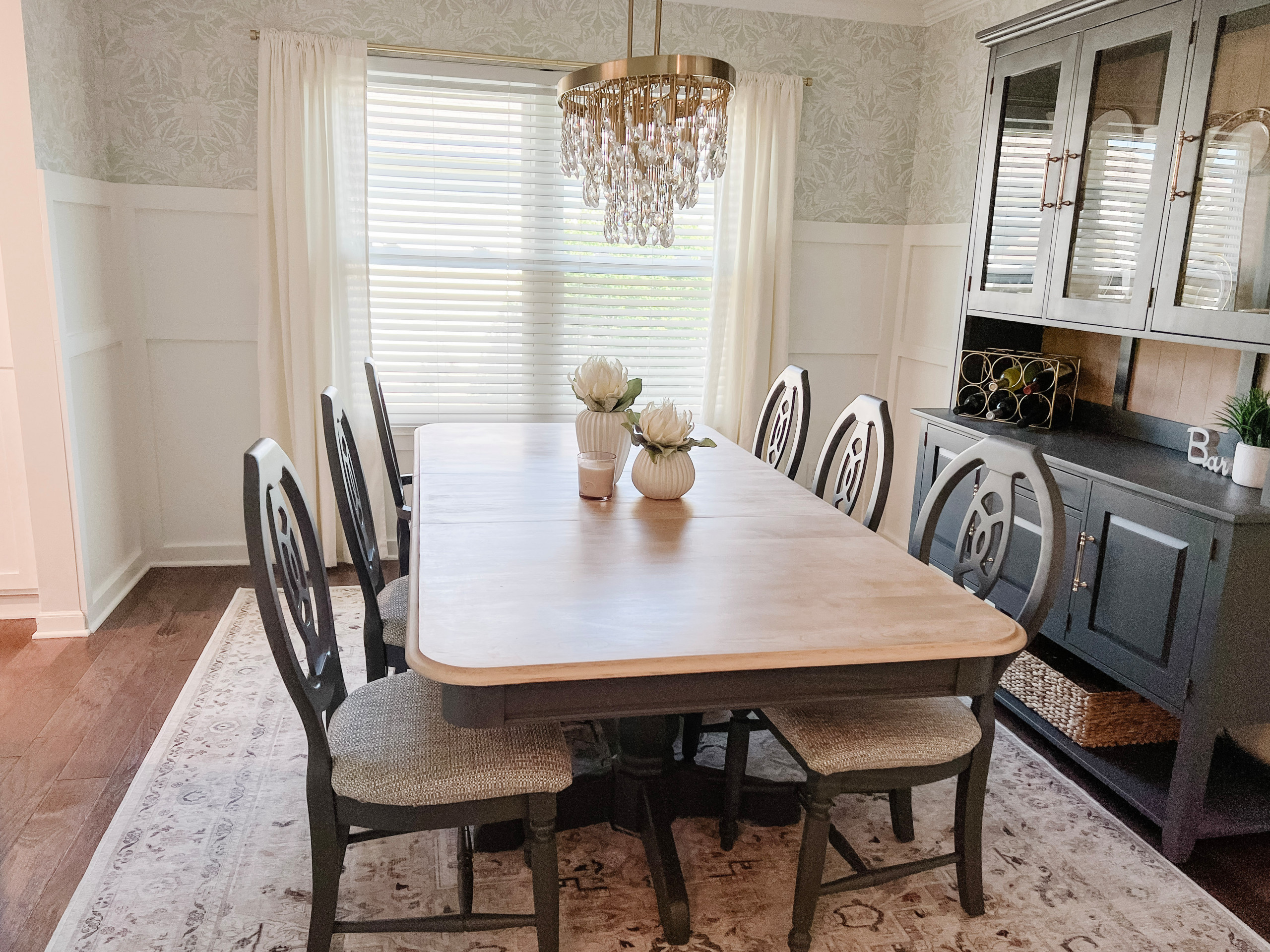 Dining Room design and styling by Beth Sullivan, Lead Designer for Natassja Designs.