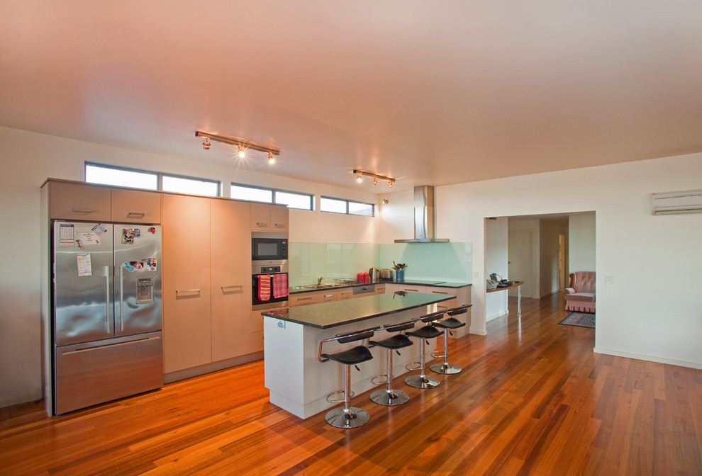 Inspiration for a contemporary kitchen.