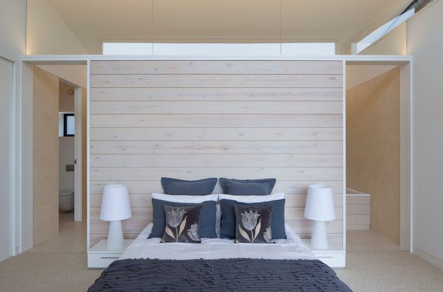 Le Portelet coastal-bedroom