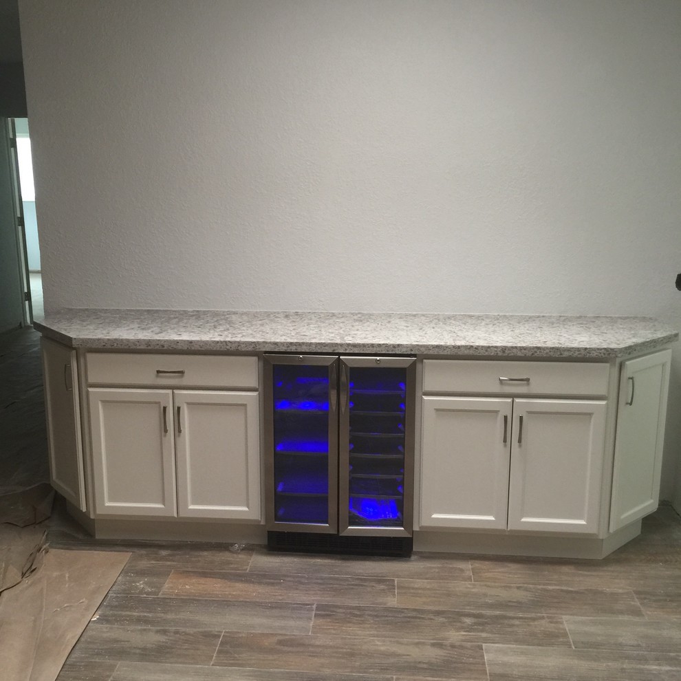 Transitional kitchen photo in Miami