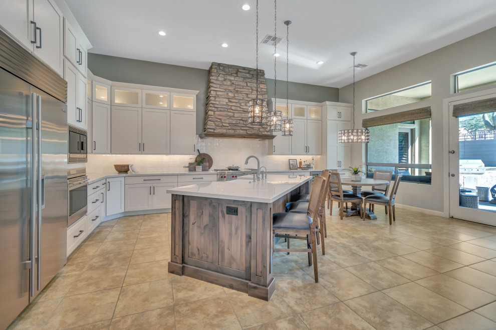 Kitchen - transitional kitchen idea in Phoenix