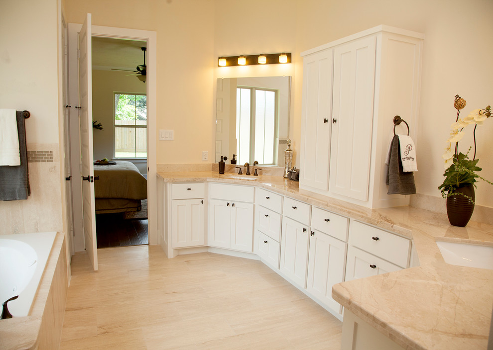 Inspiration for a craftsman bathroom remodel in Houston