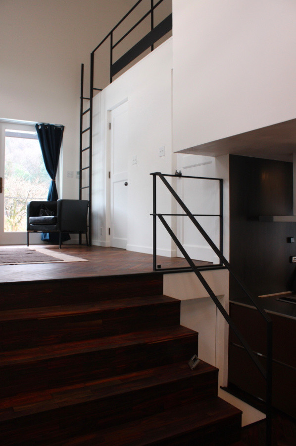 他の地域にあるおしゃれな階段の写真