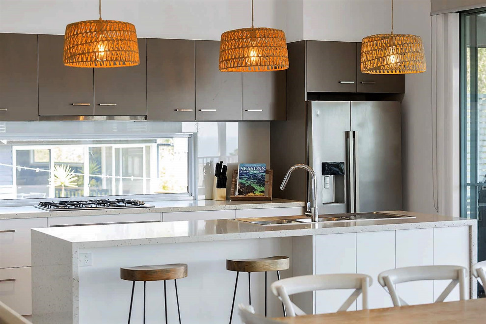 Design ideas for a beach style kitchen in Melbourne.