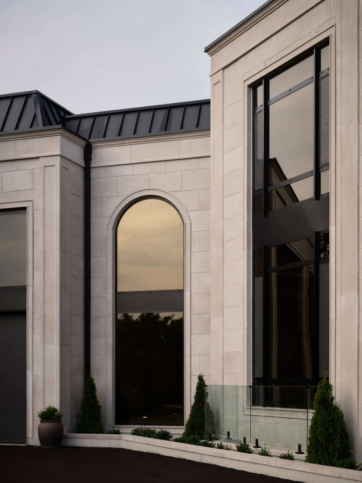 Home design - transitional home design idea in Toronto