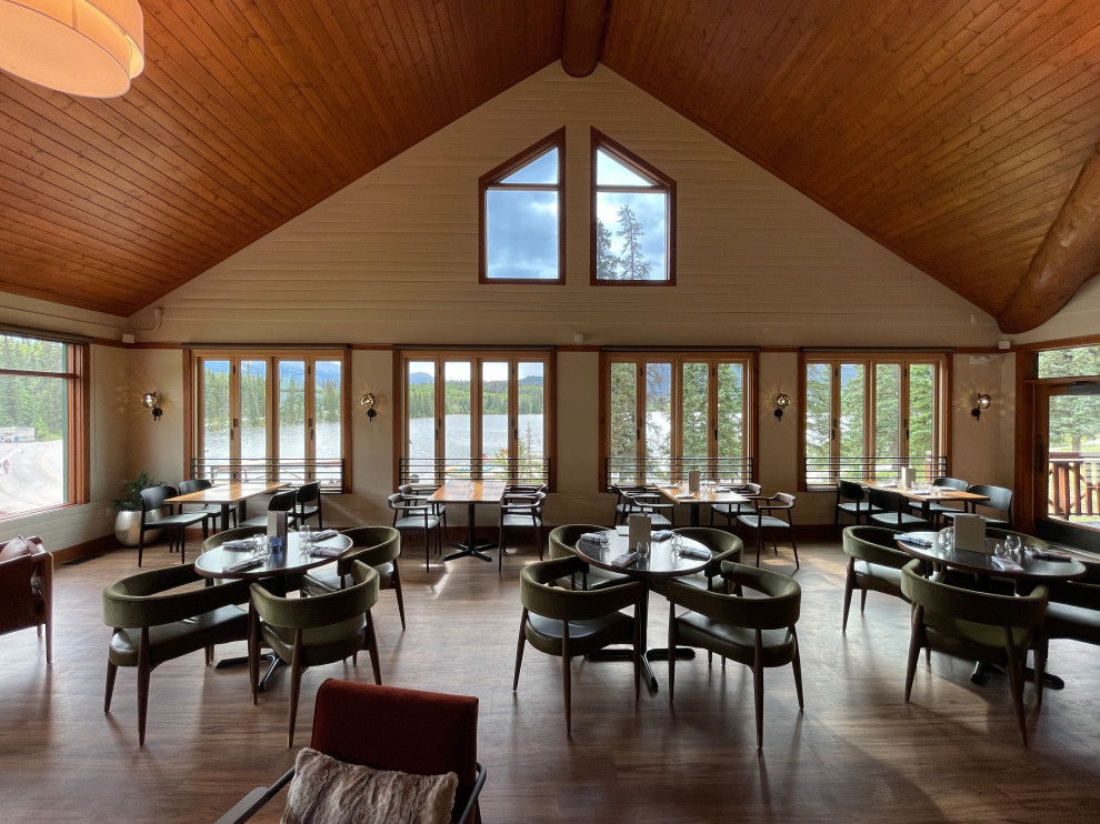 Lake Lodge