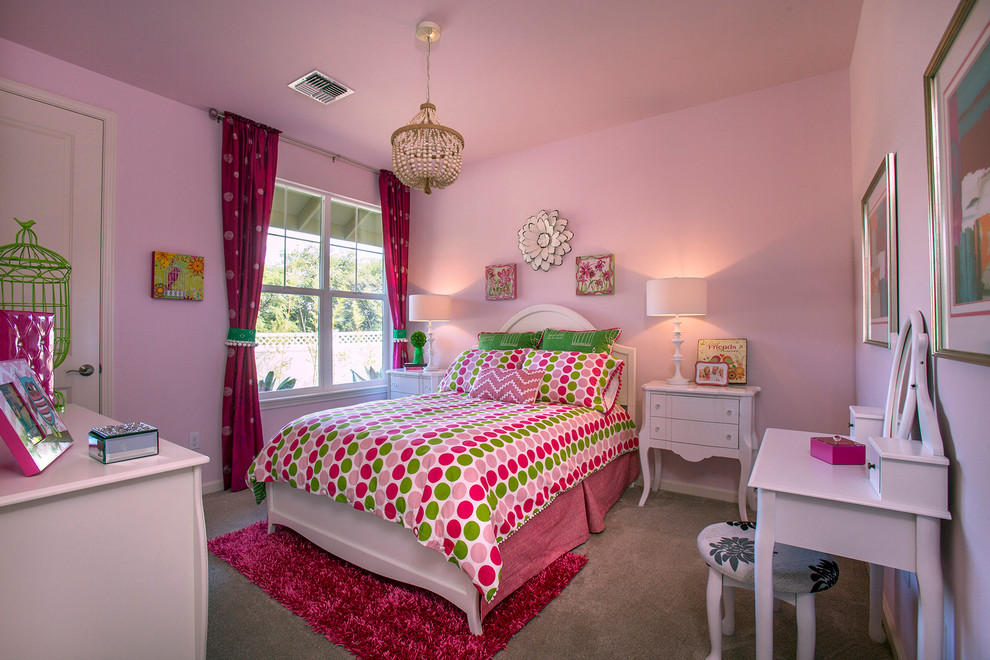 Mid-sized contemporary guest bedroom in Hawaii with pink walls and carpet.