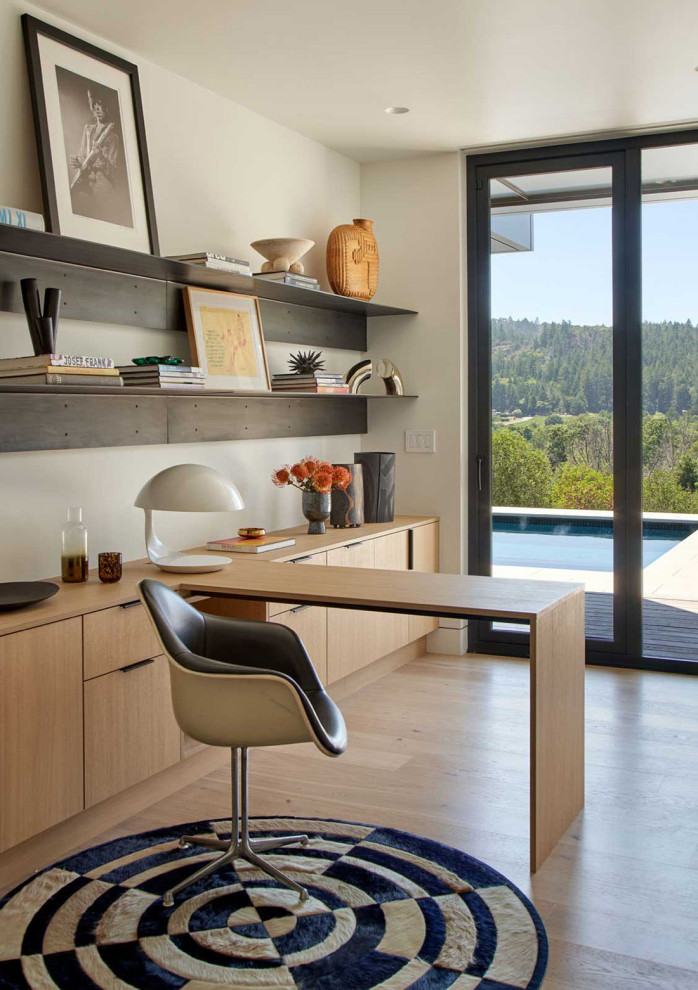 Home office - modern home office idea in San Francisco