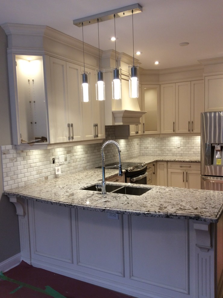 Inspiration for a transitional kitchen remodel in Toronto