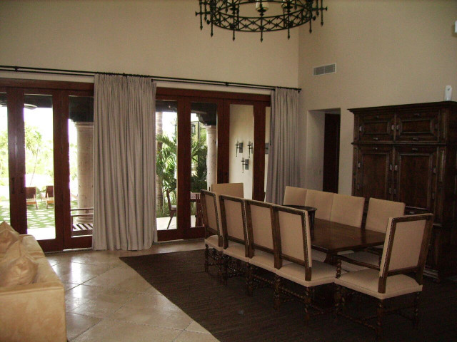 Casa Bernal eclectico-comedor