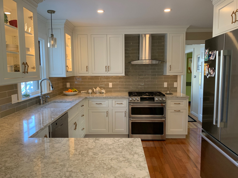 Burlington refresh - Transitional - Kitchen - Burlington - by Inspire ...
