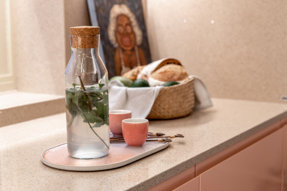 Тропическая кухня под цветком протеи