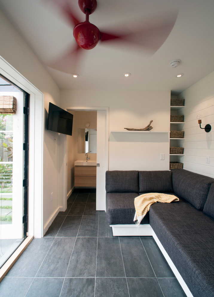 Home design - transitional home design idea in DC Metro