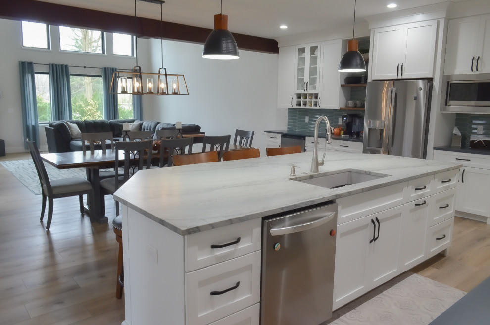 Kitchen - kitchen idea in Cincinnati