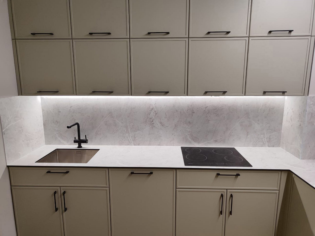 Столешница из Компакт Пластика Мрамор Синоп Белый