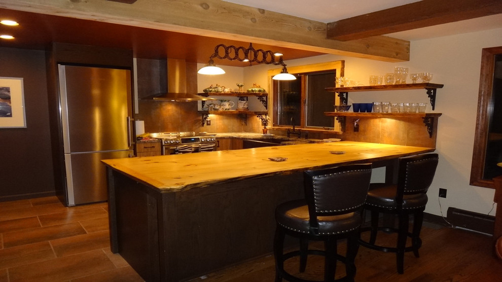 Kitchen - rustic kitchen idea