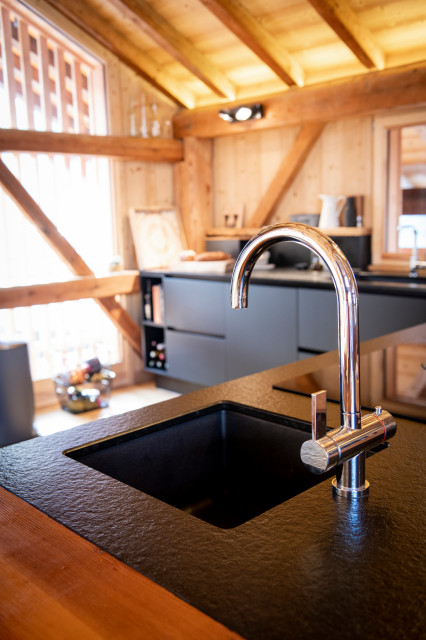 Barn Conversion Anthracite Kitchen rustikt-koekken