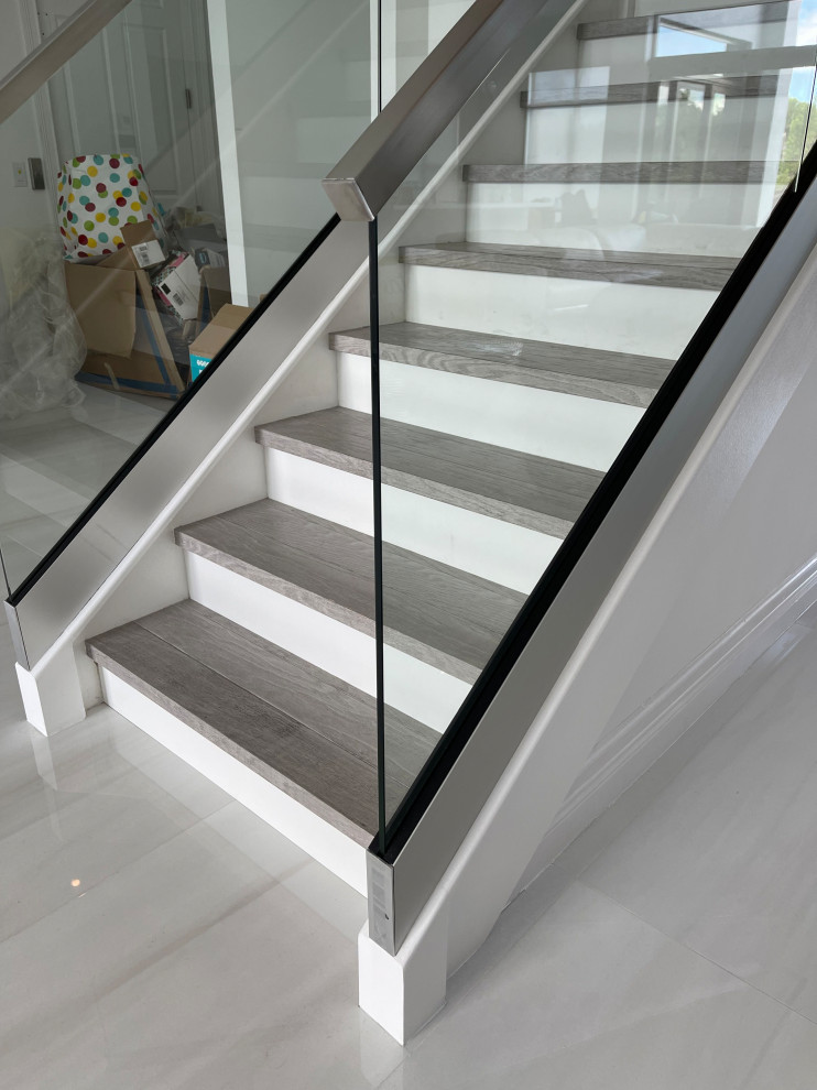 Mittelgroßes Modernes Treppengeländer Glas in L-Form in Miami