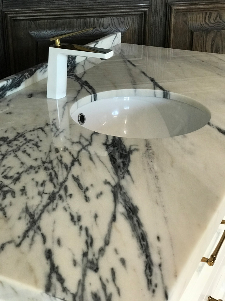 Тумба в ванную со столешницей из мрамора