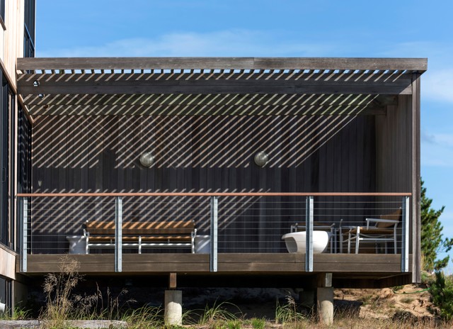 Corn Hill Residence moderno-terraza-y-balcon