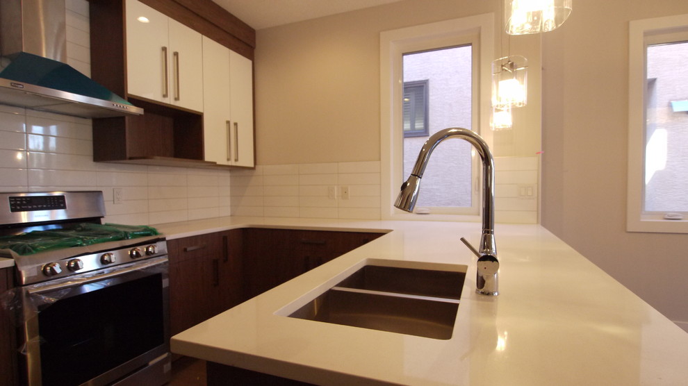 Kitchen - kitchen idea in Calgary