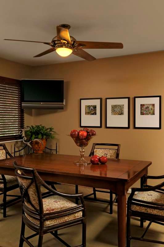 Example of a transitional dining room design in DC Metro
