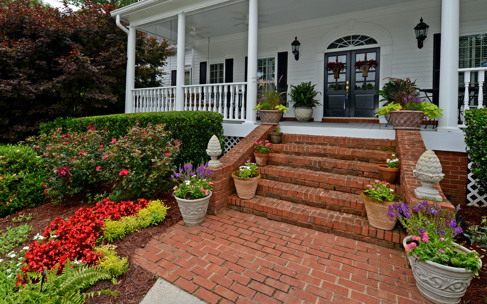 Inspiration for a traditional entryway in Atlanta.