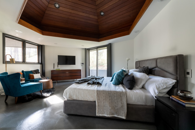 Parian Ridge midcentury-bedroom