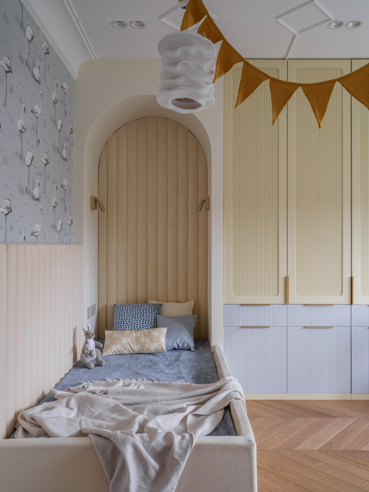 Французское настроение и мотивы шинуазри: семейная квартира