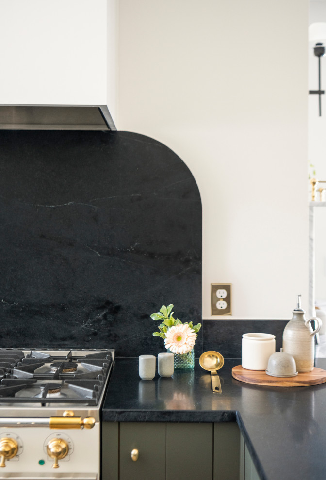 Transitional kitchen photo in Minneapolis