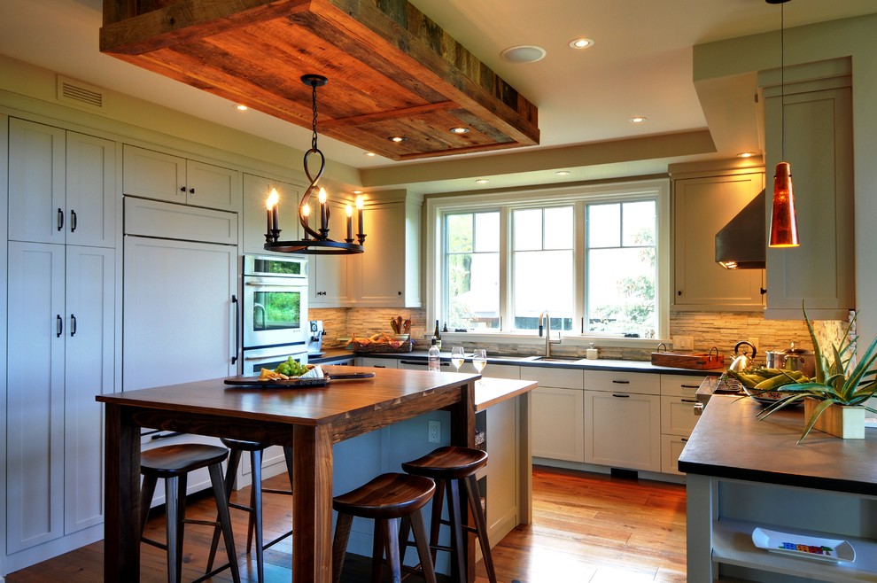 Inspiration for a transitional kitchen remodel in Toronto