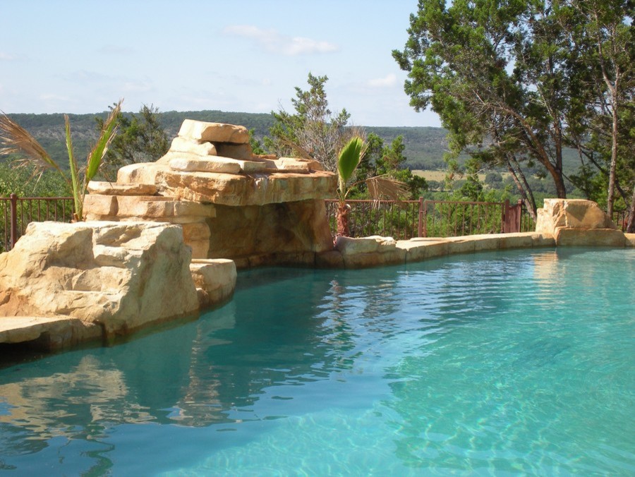 Example of a transitional pool design in Austin