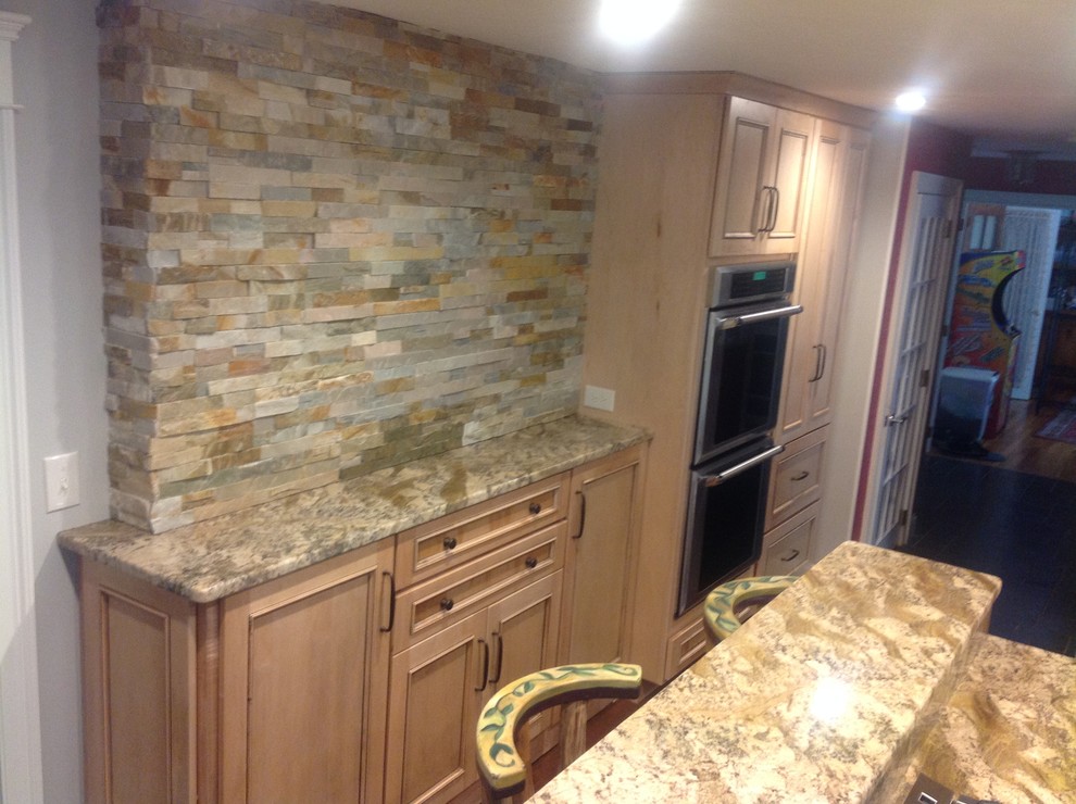Home design - rustic home design idea with granite countertops