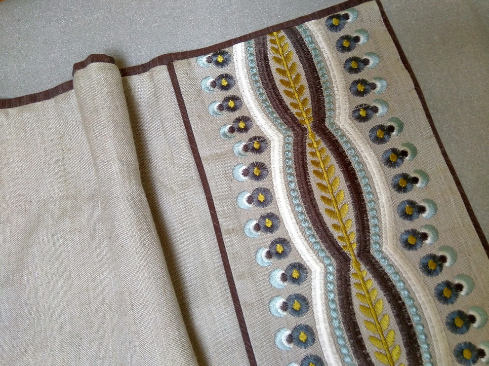 Бревенчатый дом-сказка на Варшавском шоссе