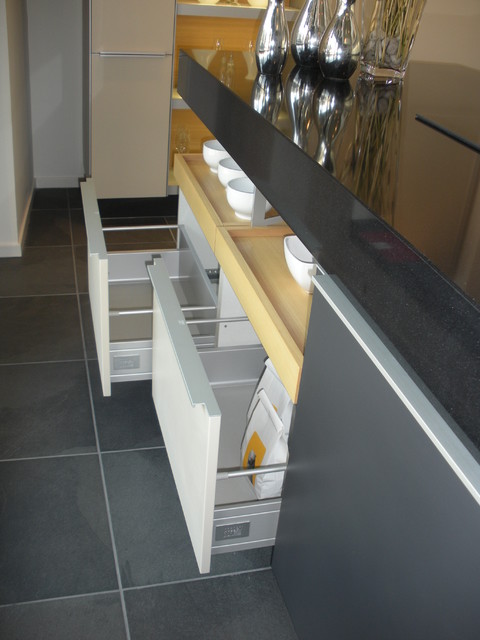 Plus Modo Kitchen contemporary-staircase